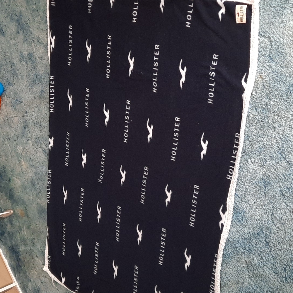 Throw used hollister